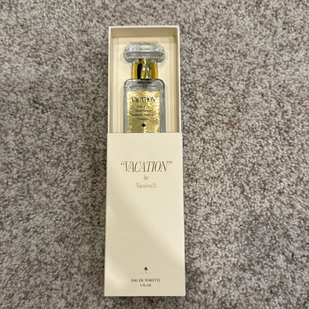 FULL NEVER USED BEARLY TOUCHED PERFUME